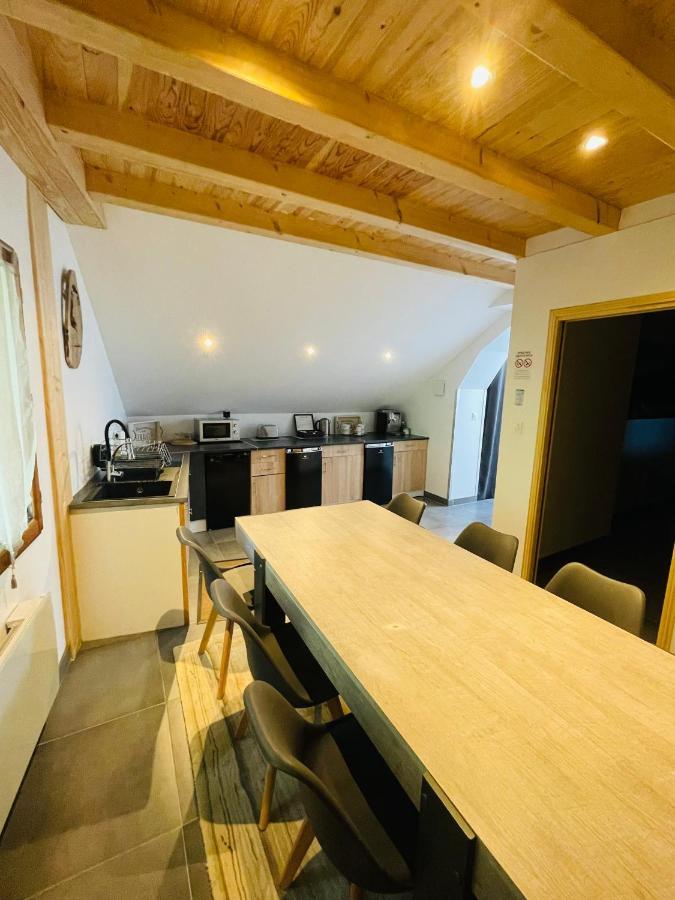 Le Lodge Du Pichat Sainte-Helene-du-Lac Bagian luar foto