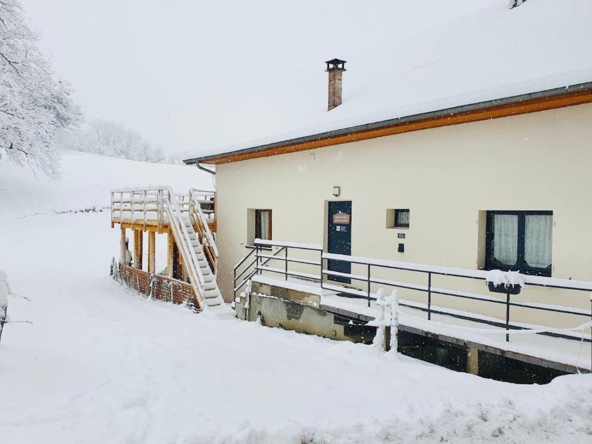 Le Lodge Du Pichat Sainte-Helene-du-Lac Bagian luar foto